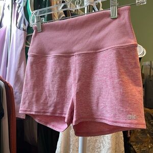 ALO Yoga Women's Heathered Pink Athletic Shorts